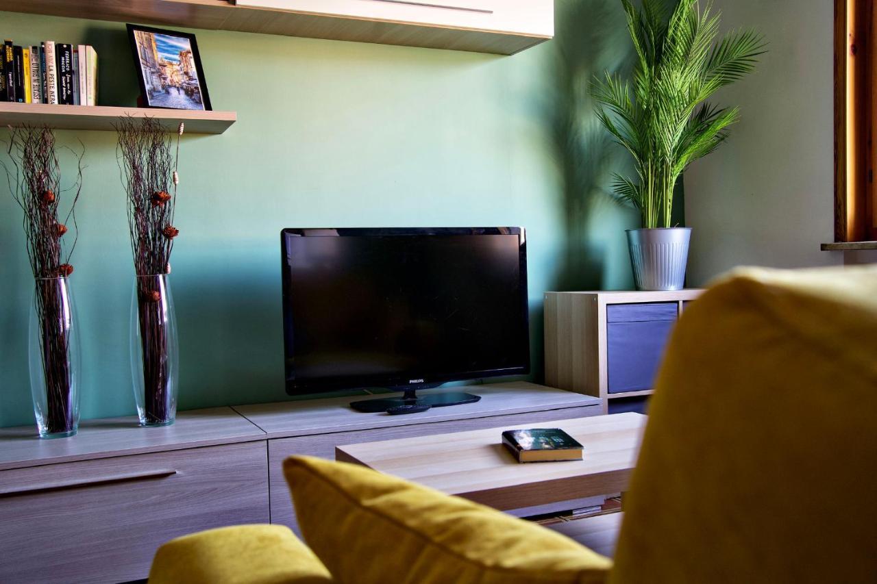 Casa Zoe Apartment Free Parking,Self Check In & Free Wi Fi Parma Eksteriør bilde
